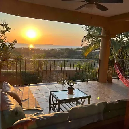 Magical 1 Bedroom Condo With Ocean View & Pool