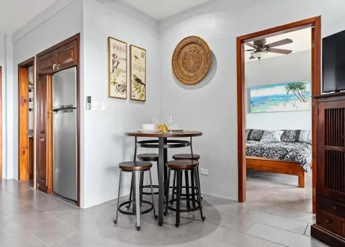 Magical 1 Bedroom With Ocean View & Pool Apartment