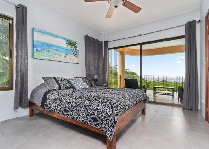 Magical 1 Bedroom With Ocean View & Pool Apartment *