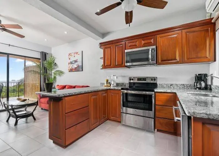 Magical 1 Bedroom With Ocean View & Pool Apartment *