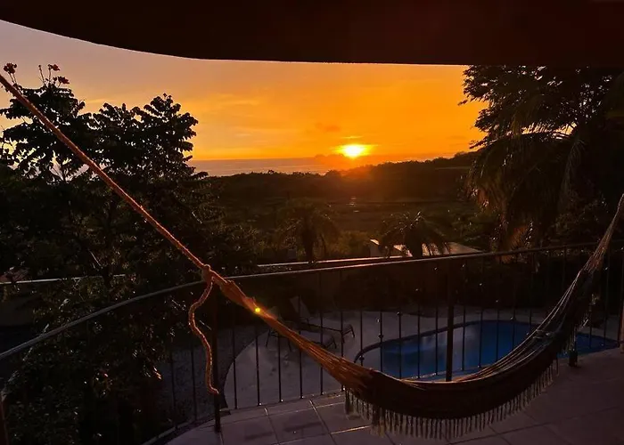 Magical 1 Bedroom With Ocean View & Pool Apartment
